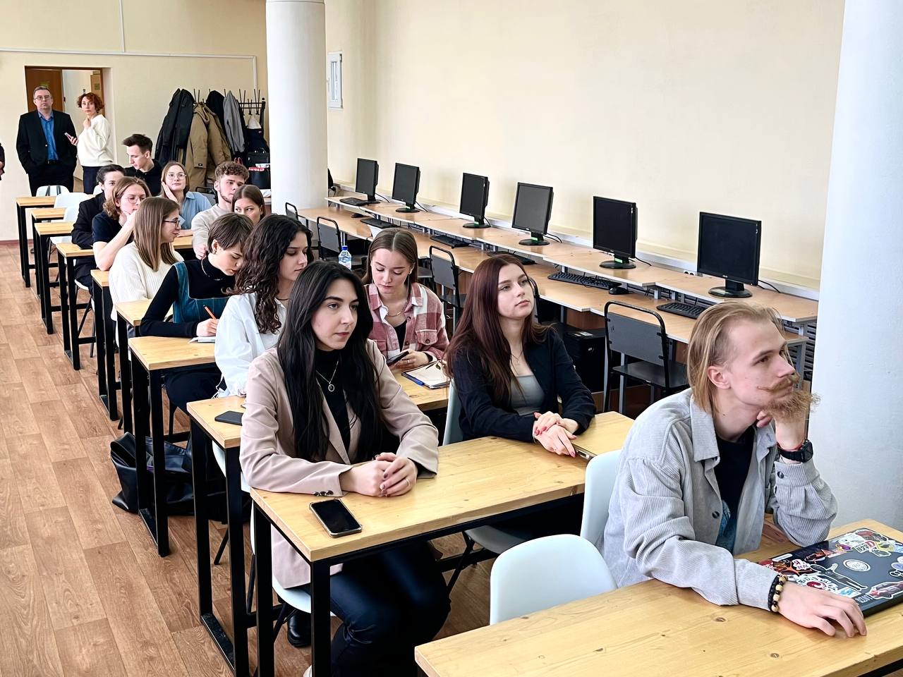 Урок безопасного интернета "Белая шляпа" в Волгоградском филиале РЭУ им. Г.В. Плеханова Урок безопасного интернета "Белая шляпа" в Волгоградском филиале РЭУ им. Г.В. Плеханова